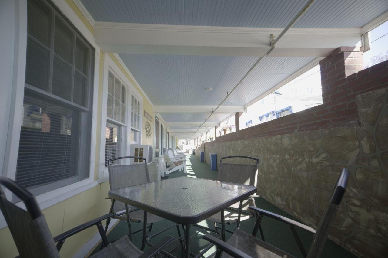 Betty Doon Hotel โอกันควิท ภายนอก รูปภาพ
